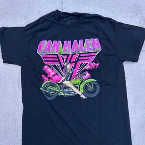 Vintage 70s Rock & Roll Van Halen Pink&Green graphic tee

Size: M